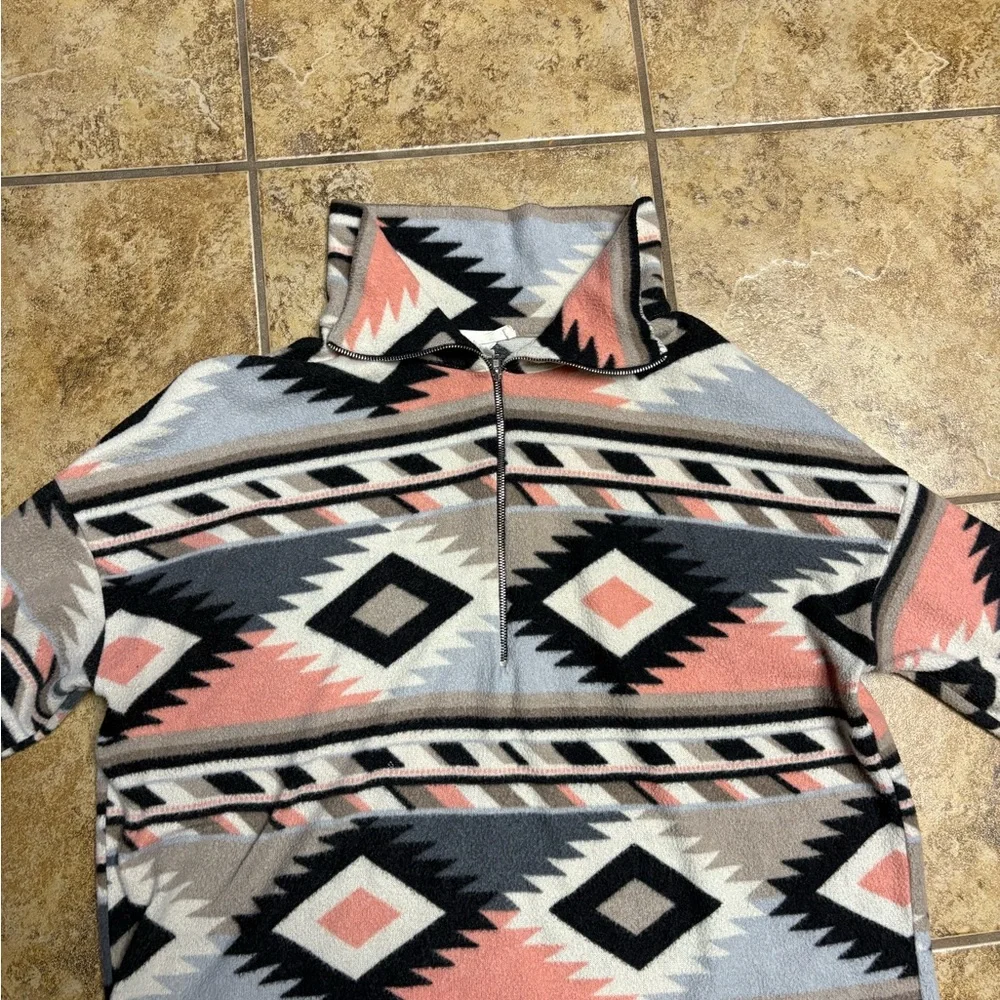 Aztec Patterned Pullover Sweater - Picture 2 of 2